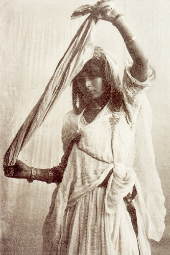 Danse du foulard. Postcard. 1906.